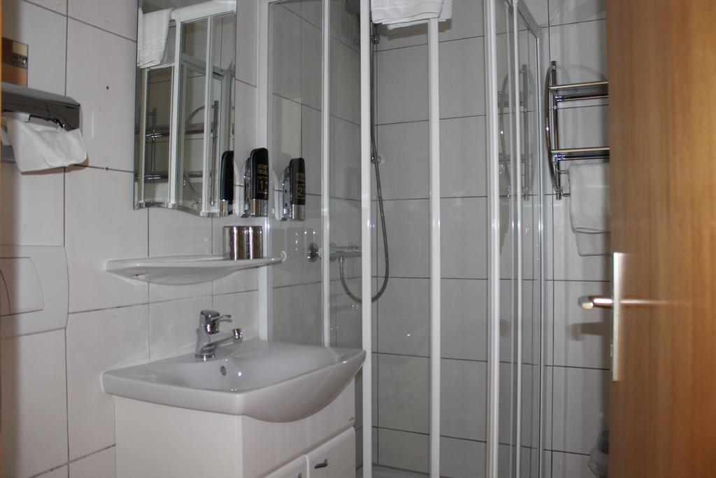 רוטנבורג Hotel Gasthof Roessle מראה חיצוני תמונה
